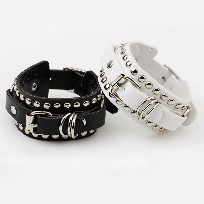 Women'S Emo Accessories - 男性と女性のためのゴスブラックレザーブレスレット,ユニセックスコスプレジュエリー,パンクカフ,スパイク,リベット,エモ,ゴシック