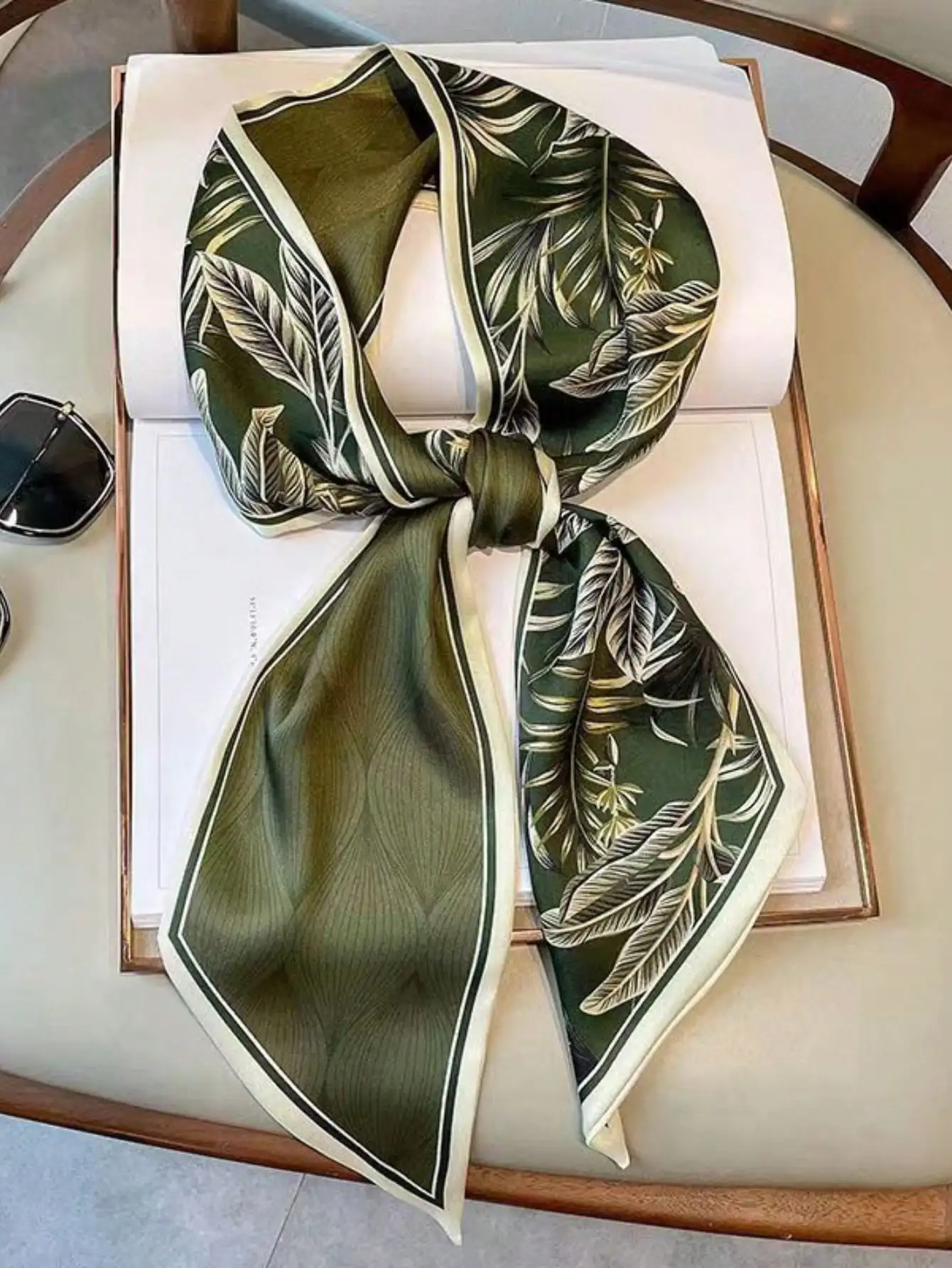 レディース春夏カジュアルフェイクシルクスクエアスカーフ、プロ - Silk Scarf Square のレビューと価格