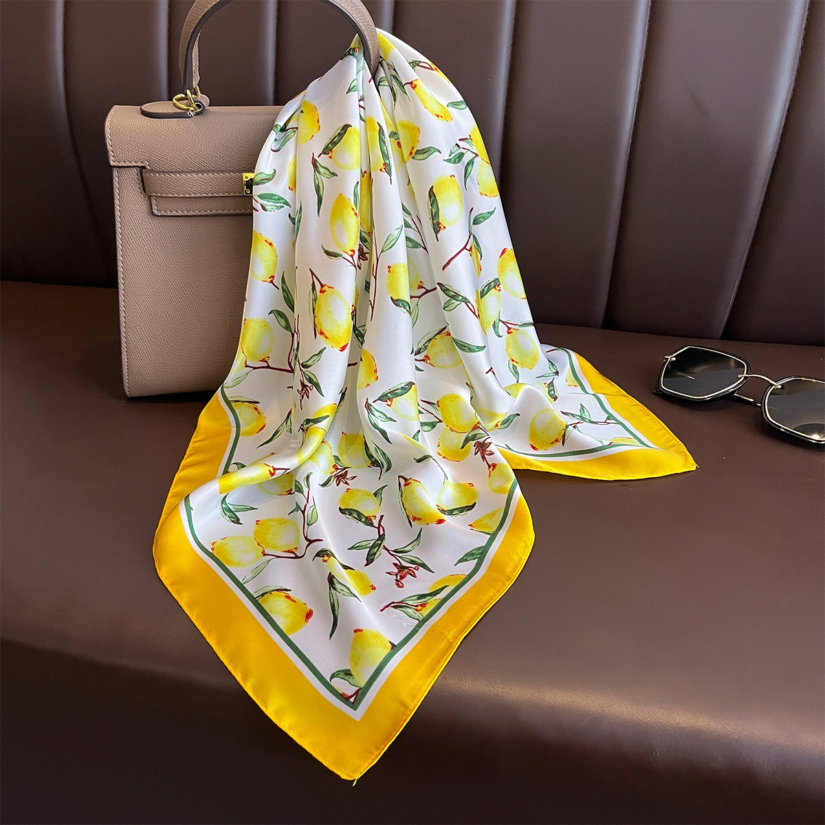 2025 新イエローレモンプリント正方形シルクスカーフ女性の - Silk Scarf Square のレビューと価格